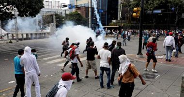 Stire din Social : Haos în Venezuela! Liderul opoziției s-a autoproclamat președinte, cu susținerea lui Trump
