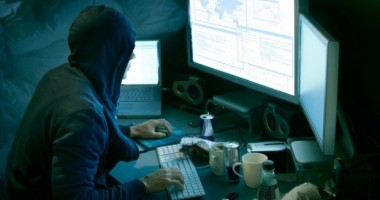 Stire din Eveniment : Capcanele socializării pe internet – În spatele unei fețe prietenoase se poate ascunde un demon