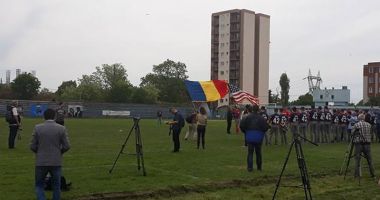 Hagi, aruncare perfectă la meciul de baseball România - SUA - 2
