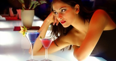 Stire din Diverse : Cum ne îmbrăcăm la un cocktail