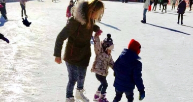 Stire din Cultură-Educație : Hai să petrecem o noapte la patinoar