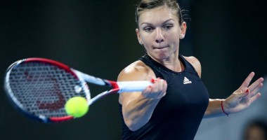 Stire din Sport : Simona Halep continuă  drumul victoriei la Beijing