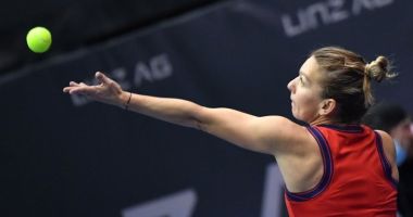 Stire din Sport : Simona Halep s-a retras din semifinalele turneului de la Linz, din cauza unei accidentări