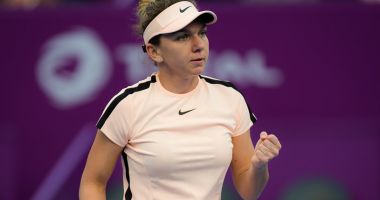 Stire din Sport : VICTORIE DE SENZAȚIE! Simona Halep, învingătoare în 50 de minute cu Ekaterina Makarova