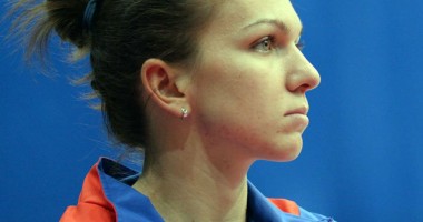 Stire din Sport : Simona Halep  va da lovitura de începere  la meciul Steaua - Dinamo