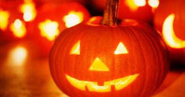 Stire din Cultură-Educație : Halloween și stand-up comedy, la West Side