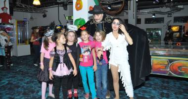 Stire din Cultură-Educație : Foto / Halloween-ul copiilor, sărbătorit la Lake View