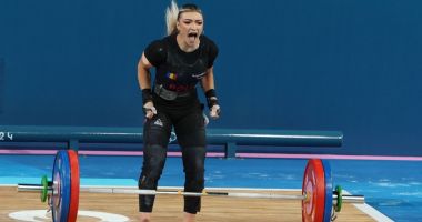 Stire din Sport : Mihaela Cambei a cucerit trei medalii de aur la Europenele de haltere pentru tineret