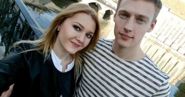 Stire din Sport : IMAGINEA ZILEI! Cine e tânărul și fericitul tătic