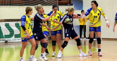 Stire din Sport : "Echipa de handbal feminin s-ar putea desființa!"