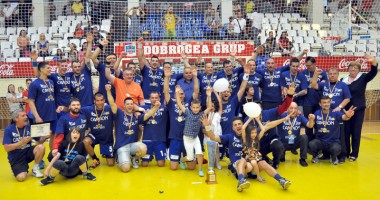 Stire din Sport : HCM Constanța a primit Trofeul Ligii Naționale după victoria cu Timișoara
