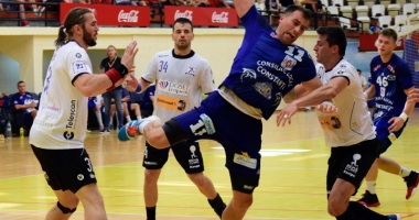 Stire din Sport : Handbalist de la HCDS, convocat la naționala Muntenegrului