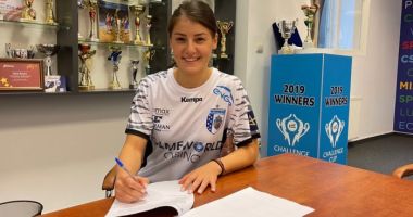 Stire din Sport : Handbalista Alexandra Dindiligan și-a prelungit contractul cu CSM București