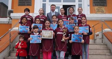 Stire din Sport : Handbalistele junioare de la CSS Medgidia, premiate pentru performanțe