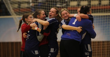 Stire din Sport : Handbal / CSU Neptun a promovat în Liga Națională, după victoria cu Știința Bacău