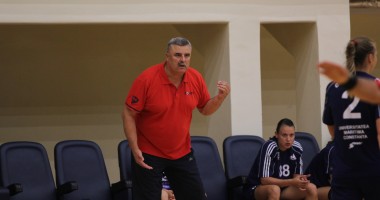 Stire din Sport : Handbal / Va rămâne CSU Neptun fără antrenor principal?