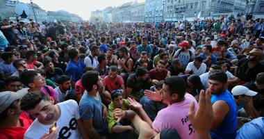Imagini incredibile / Haos în Budapesta! Trenurile luate cu asalt, după deschiderea gării - 20