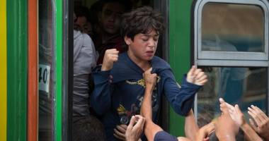 Imagini incredibile / Haos în Budapesta! Trenurile luate cu asalt, după deschiderea gării - 7