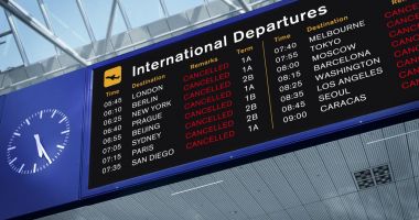Haos în mai multe aeroporturi din Europa după un atac al hackerilor. Mai multe zboruri au fost anulate