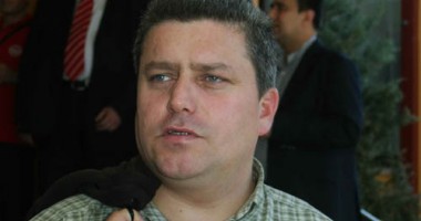 Stire din Politică-Administrație : Parlamentarii PP-DD, nemulțumiți de procesul de revizuire a Constituției