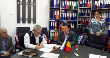 Stire din Politică-Administrație : Proiect cultural în parteneriat cu bulgarii, semnat de primarul din Hârșova, Viorel Ionescu