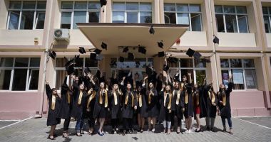 Stire din Social : "Rămas bun, dragi profesori!", mesajul elevilor de la Liceul din Hârșova