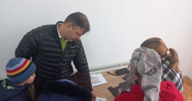 Stire din Politică-Administrație : Administraţia locală din Hârşova a oferit cadouri elevilor Liceului "Ioan Cotovu"