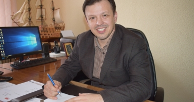 Stire din Politică-Administrație : Hârșova are conducere nouă. Edilul Viorel Ionescu, secondat de un viceprimar-femeie