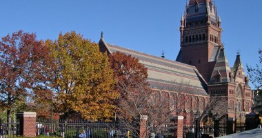 Anchetă la Harvard College asupra modului de gestionare a violențelor sexuale din campus
