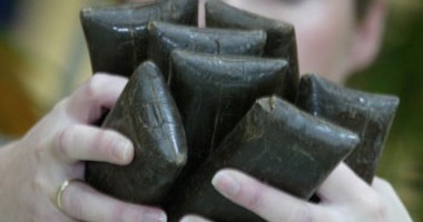 Stire din Eveniment : Prinși în timp ce vindeau un kilogram de hașiș în Tomis Nord