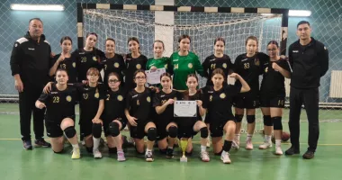 Stire din Sport : Junioarele de la HC Omer, calificare la turneul semifinal