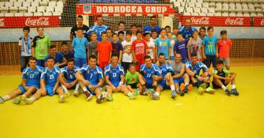 Stire din Sport : HC Dobrogea Sud strânge jucării pentru copiii defavorizați