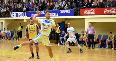 Stire din Sport : "Invităm suporterii la sală, am pregătit multe surprize!"
