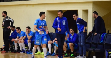 Stire din Sport : HC Dobrogea Sud, făcută praf de arbitri. "Bătaie de joc!"