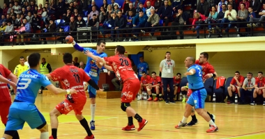 Stire din Sport : HC Dobrogea Sud, învinsă la București, de Dinamo