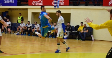 Stire din Sport : HC Dobrogea Sud, în căutarea "gurii de oxigen"