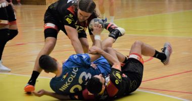 Stire din Sport : HCDS, înfrângere cu cântec la Timișoara. "Este unul din cele mai proaste arbitraje!"