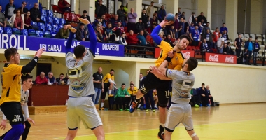 Stire din Sport : HC Farul joacă un meci capital, cu Politehnica Iași