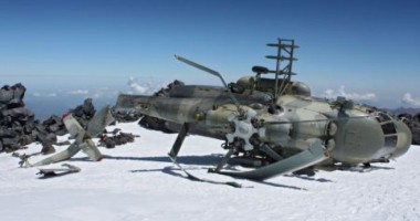 Stire din Actualitate : Un elicopter cu două tone de explozibil s-a prăbușit