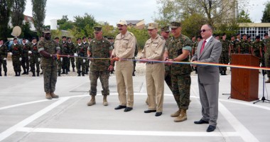 Stire din Social : Americanii au construit un heliport la Spitalul Județean