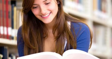 Stire din Cultură-Educație : Operele lui Hemingway pot fi citite, pe îndelete, la Biblioteca Județeană