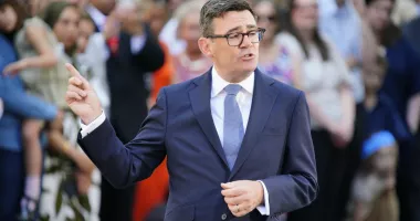 Noul premier britanic reduce cu 20% impozitul pe profit al puburilor, discotecilor şi sălilor de concert