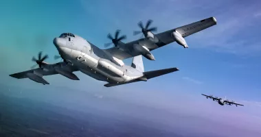 Stire din Eveniment : Două Hercules au aterizat la Mihail Kogălniceanu, escortate de elicoptere
