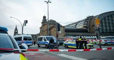Stire din Actualitate : Bilanțul atacului cu cuțitul în gara din Hamburg crește la 18 răniți