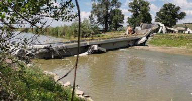 Stire din Eveniment : Descoperire șocantă: podul de la Neamț avea polistiren în structura de rezistență și fier mâncat de rugină