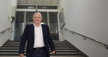 Stire din Eveniment : Viorel Hrebenciuc, eliberat din închisoare, mult mai repede