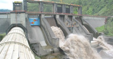 Stire din Economie : Hidroelectrica produce cu 28% mai puțină energie electrică