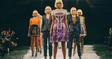 Stire din Tehnologie : High-tech fashion: mesajele de pe Twitter afișate direct pe haine