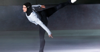 Stire din Sport : Nike va lansa un văl islamic pentru sportive, la începutul anului viitor