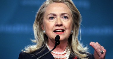 Stire din Actualitate : Hillary Clinton are  un cheag de sânge între creier  și cutia craniană